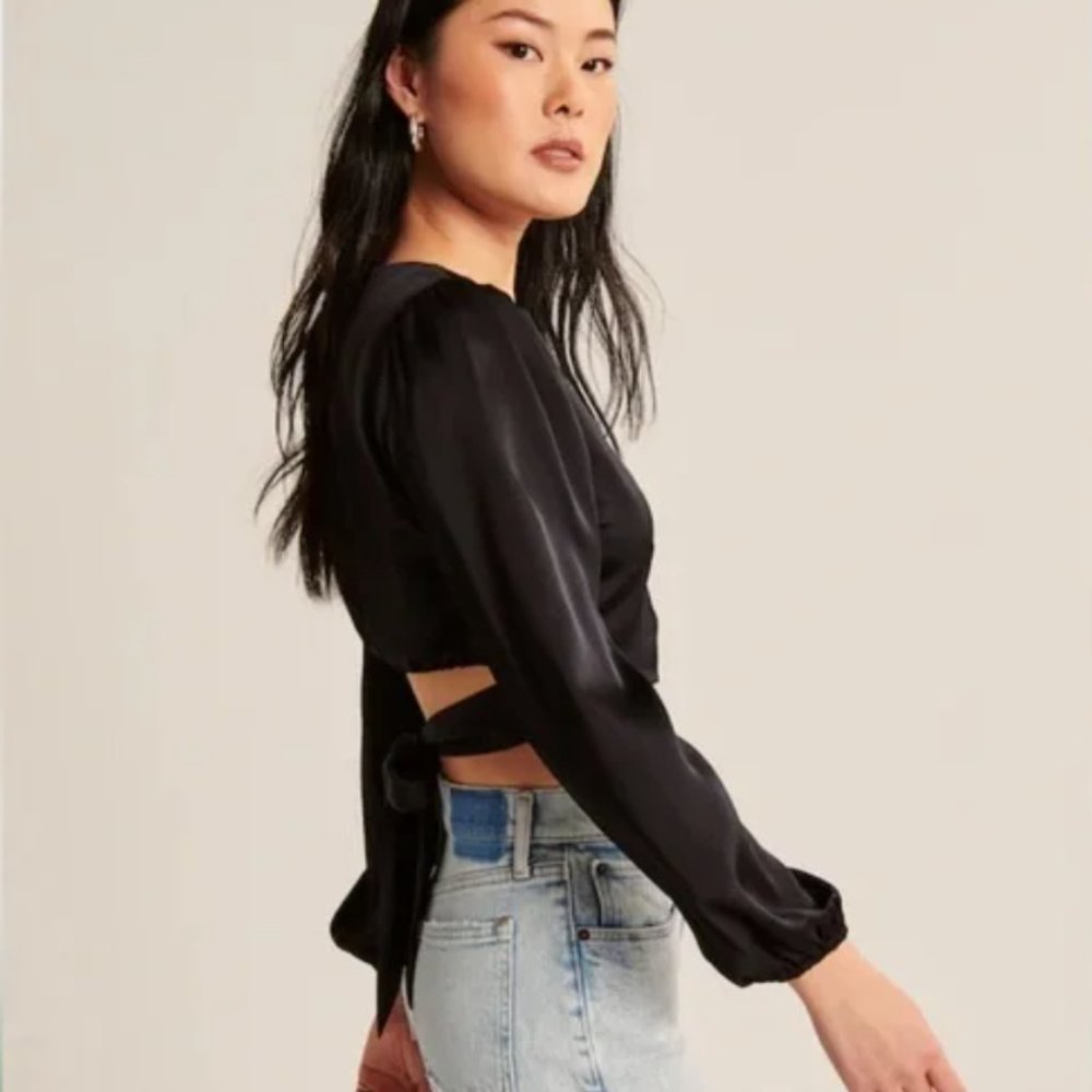 Abercrombie & Fitch Long-Sleeve Satin Wrap Top Black